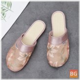 Women's Closed Toe Slipper with Floral Pattern