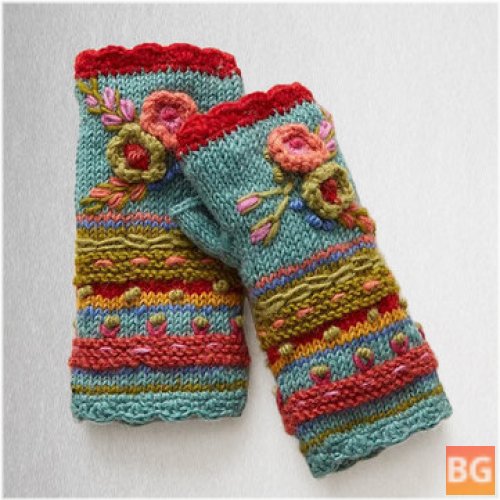 Knit Gloves for the Warm Season