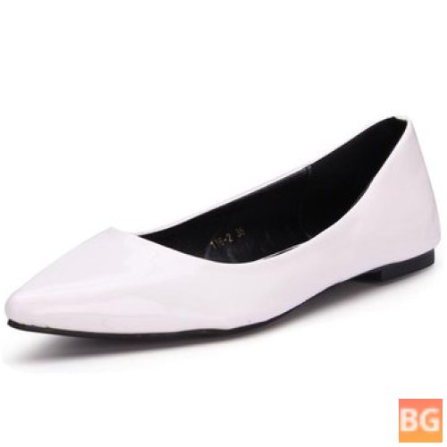 Shoe with Glossy Top and Pure Color Pointed Toe